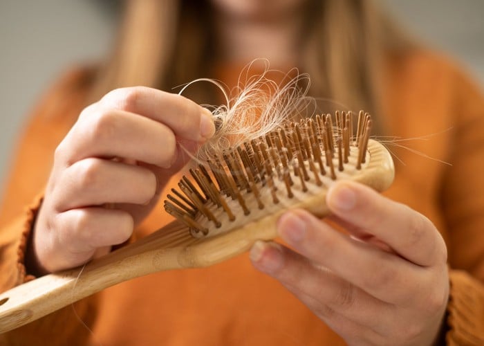 Monsoon Hair Care: मॉनसून में Hair Fall की टेंशन? अपनाएं ये 5 Golden Rules, बालों का झड़ना होगा बंद