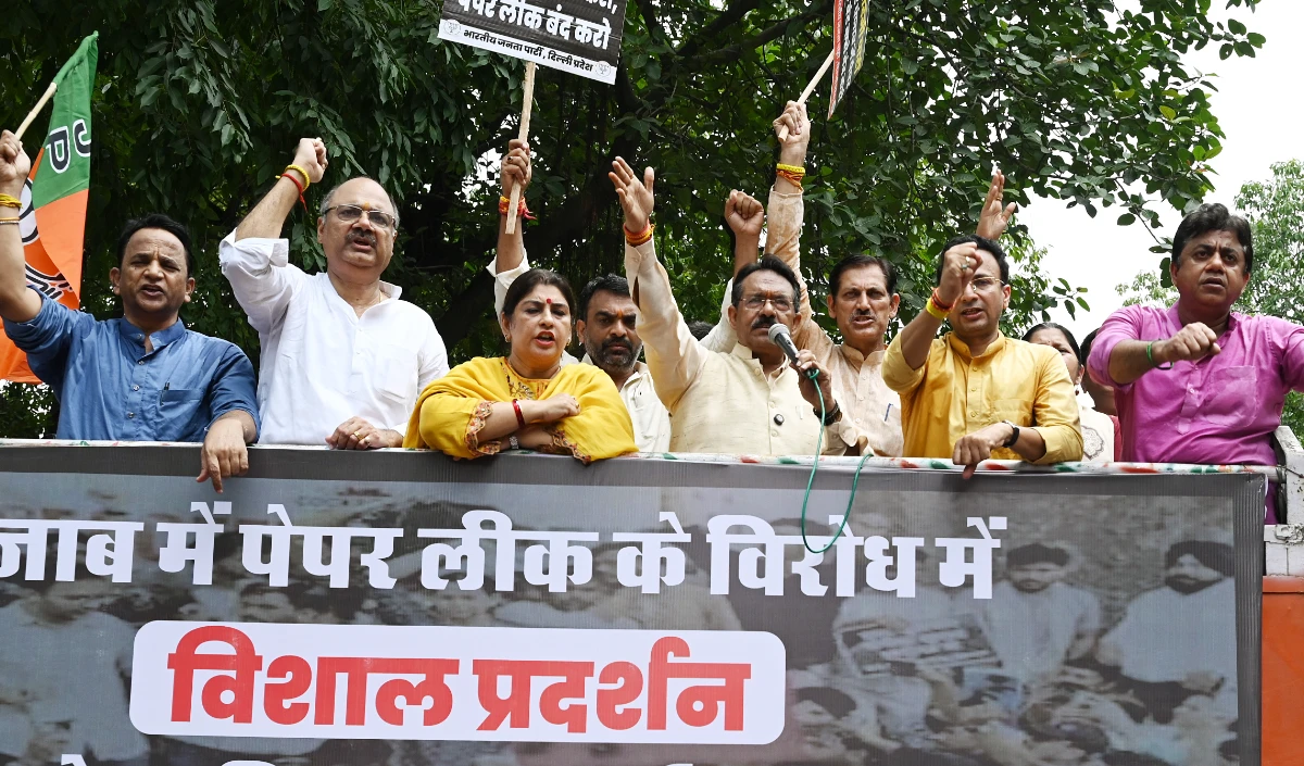 Punjab Paper Leak: Delhi में BJP का बड़ा Protest, Kejriwal सरकार पर लगाया युवाओं से धोखे का आरोप