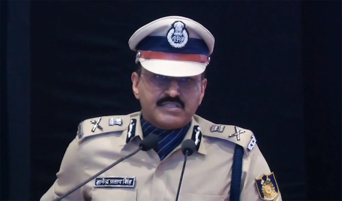 Prabhasakshi NewsRoom: Pellet Gun Controversy के बीच CRPF DG ने बढ़ाया जवानों का मनोबल, बोले- निडर होकर करें ड्यूटी, मैं देख लूँगा