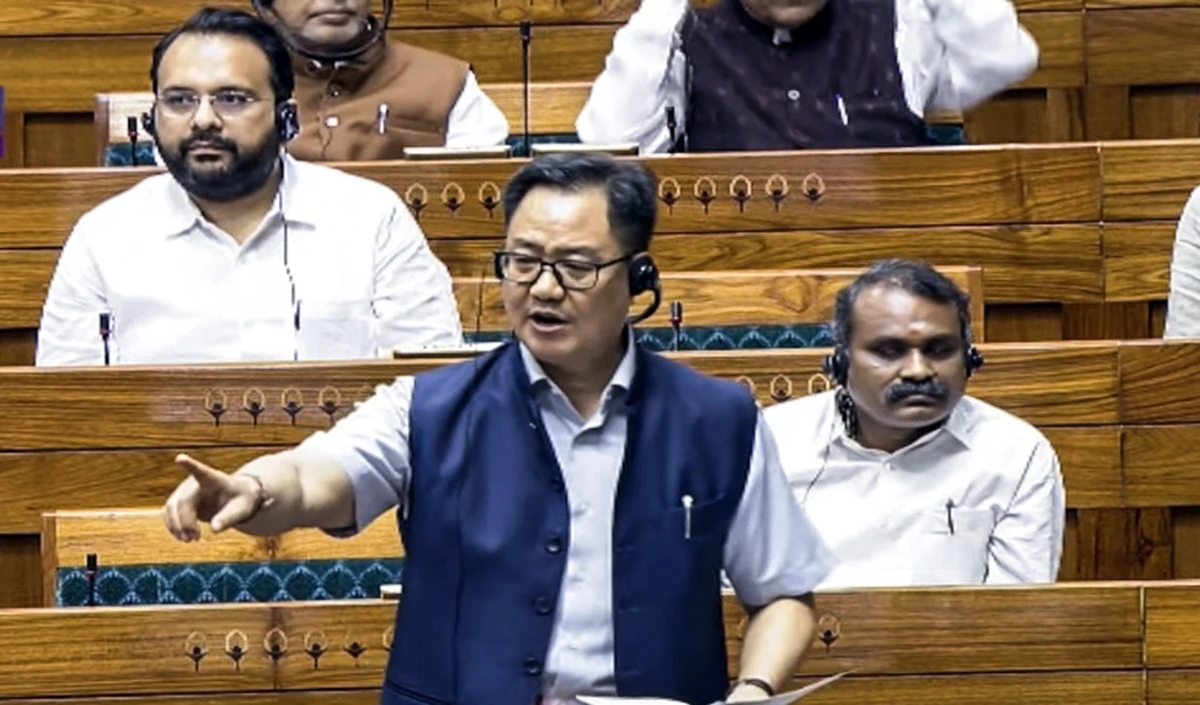 Kiren Rijiju ने विपक्ष को कटघरे में खड़ा किया: चर्चा का मौका गंवाकर अब आरोप न लगाएं