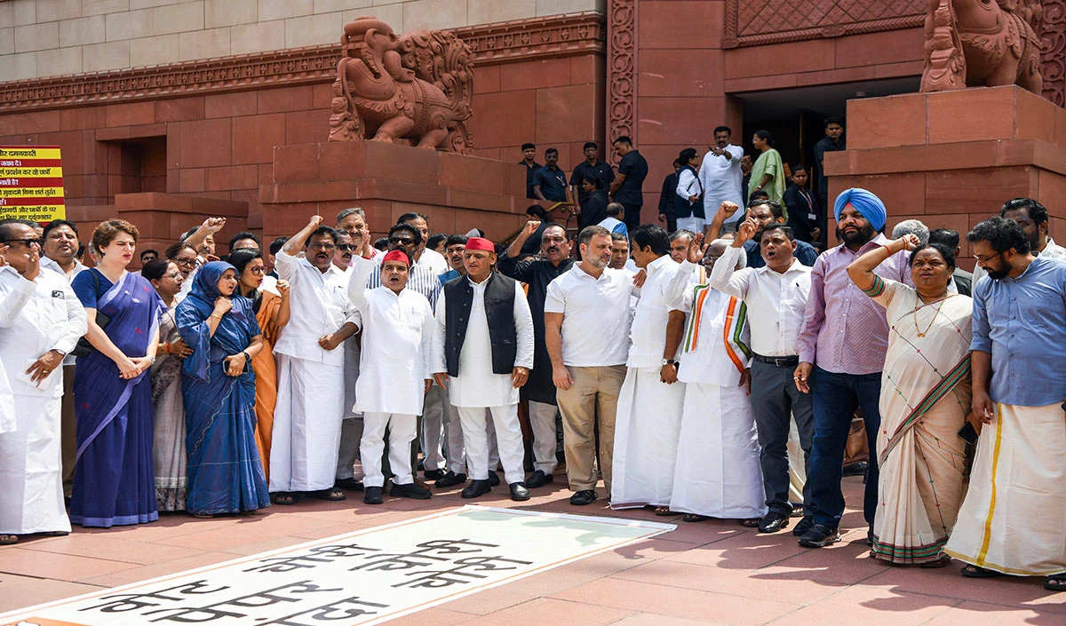 Opposition parties Opposition parties