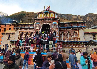 Badrinath Dham में चढ़ावे पर 