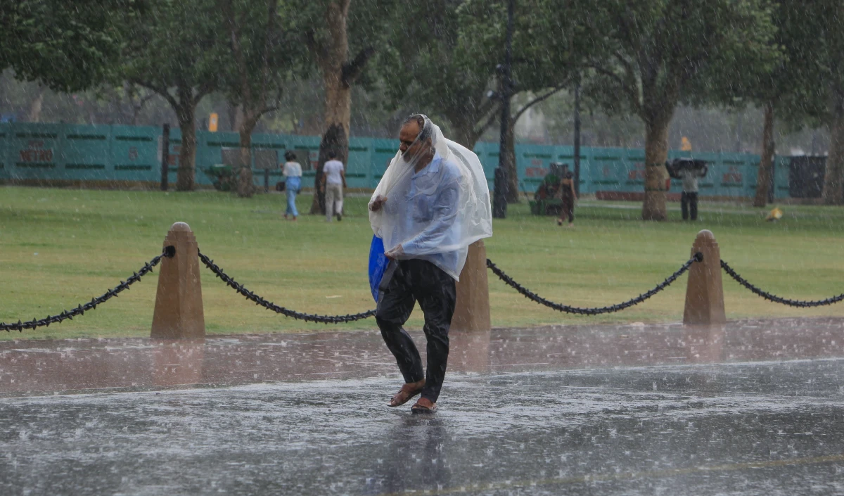 Delhi-NCR Weather: आईएमडी का येलो अलर्ट, कुछ घंटों में हो सकती है तेज बारिश