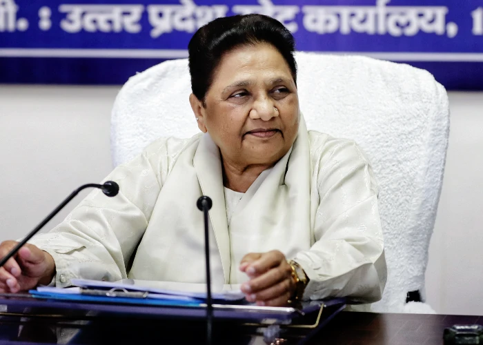 UP Politics: 2027 से पहले Mayawati का नया मिशन, पुराने नेताओं की वापसी से BSP में नई जान
