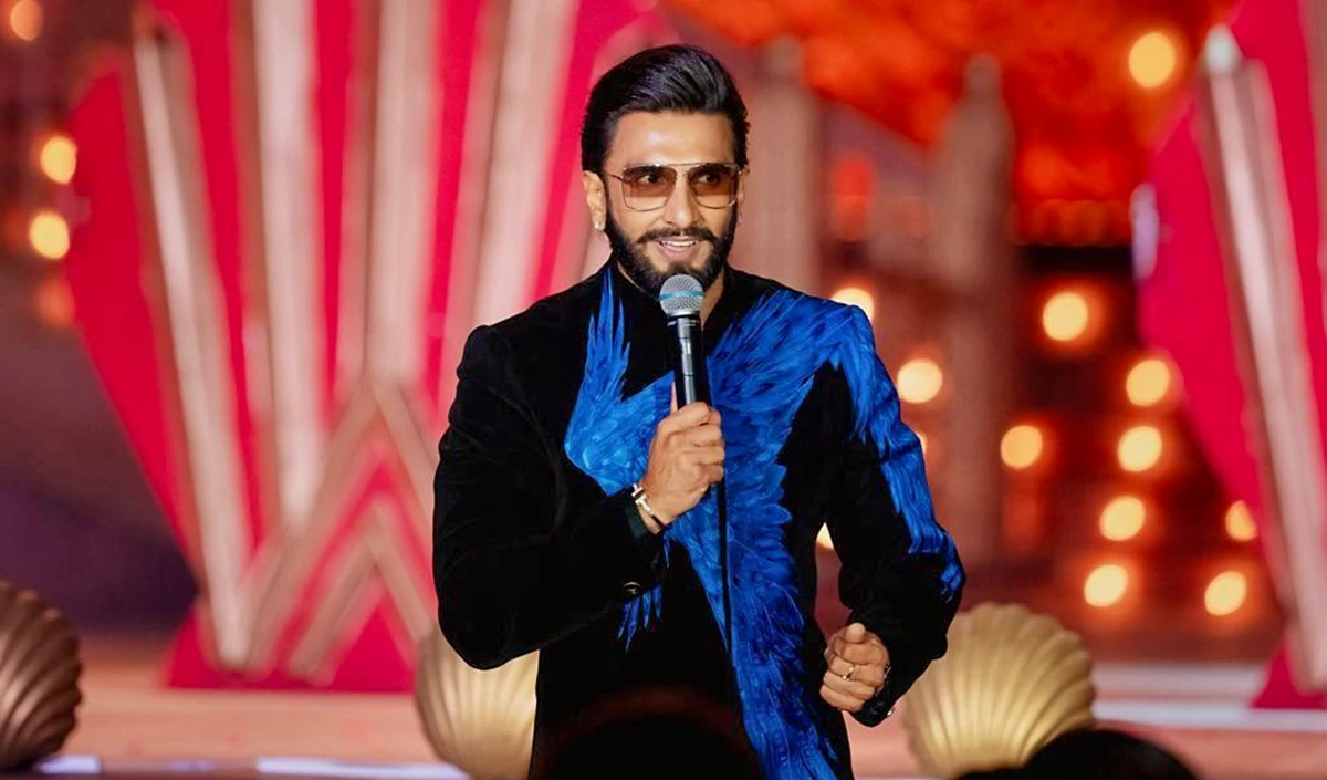 Ranveer Singh Birthday | लगातार फ्लॉप के तिरस्कार से ‘धुरंधर’ की सुनामी तक: जब सबने रणवीर सिंह पर शक किया, लेकिन ‘बाजीराव’ ने रच दिया इतिहास Ranveer Singh Birthday | लगातार फ्लॉप के तिरस्कार से ‘धुरंधर’ की सुनामी तक: जब सबने रणवीर सिंह पर शक किया, लेकिन ‘बाजीराव’ ने रच दिया इतिहास