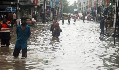 Maharashtra Rain Update | मुंबई- पुणे में भारी बारिश का कहर! मुंबई में बारिश का ऑरेंज अलर्ट जारी, स्कूल-कॉलेज बंद, भूस्खलन और हादसों में 6 की मौत