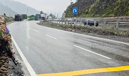 आखिरी चीखों से कांपा हाईवे... दिल दहला देने वाला हादसा! एक ही परिवार के 5 लोगों की दर्दनाक मौत