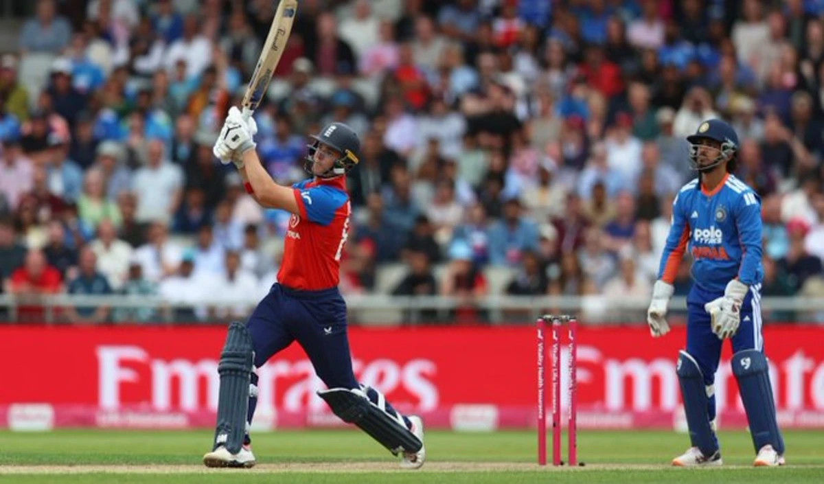 England T20 Series: लगातार दूसरी हार से Team India पर संकट, मिडिल ऑर्डर की नाकामी बनी सबसे बड़ी वजह। England T20 Series: लगातार दूसरी हार से Team India पर संकट, मिडिल ऑर्डर की नाकामी बनी सबसे बड़ी वजह।