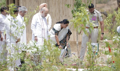 Delhi में हरियाली का महाअभियान: CM रेखा गुप्ता और Amit Shah ने 70 लाख पेड़ लगाने की रखी नींव