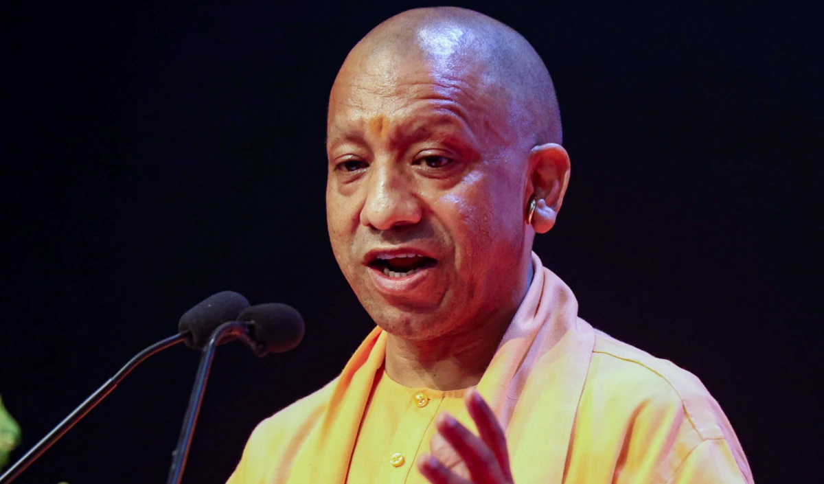 Sultanpur में Yogi Adityanath का दावा: 2017 के बाद UP में कानून-व्यवस्था और विकास का नया दौर