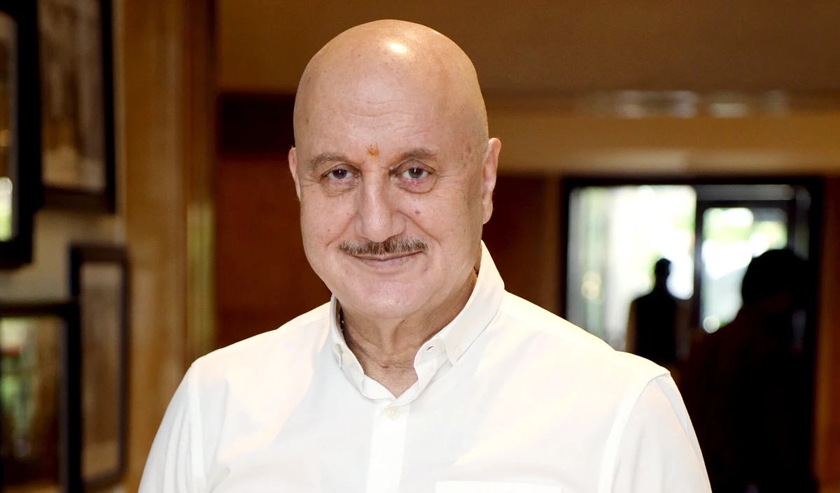 Ram Mandir चंदा विवाद के बीच अयोध्या पहुंचे Anupam Kher, भक्ति में लीन होकर लिया आशीर्वाद Ram Mandir चंदा विवाद के बीच अयोध्या पहुंचे Anupam Kher, भक्ति में लीन होकर लिया आशीर्वाद