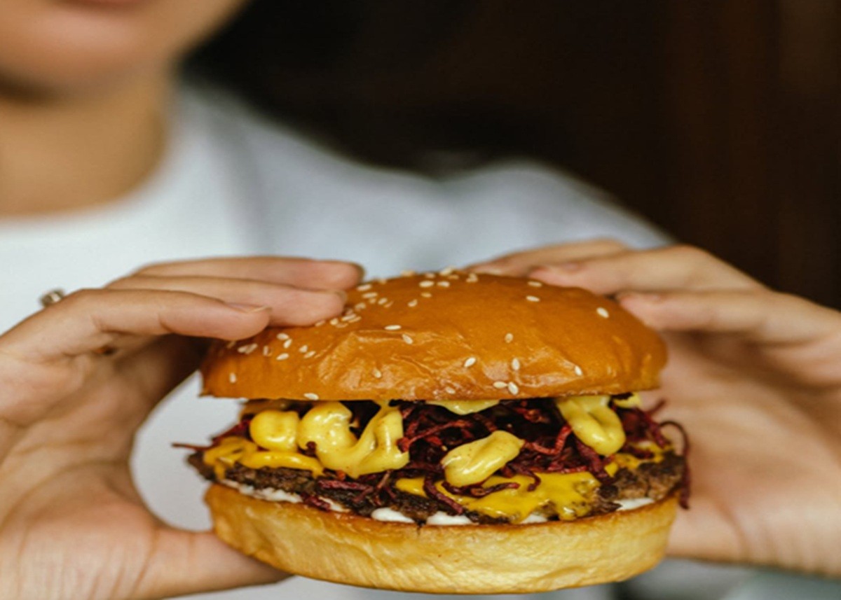 Eating Habits: Diet में शामिल ये Ultra-Processed Foods हैं 'Silent Killer', एक्सपर्ट्स ने दी बीमारियों की Warning