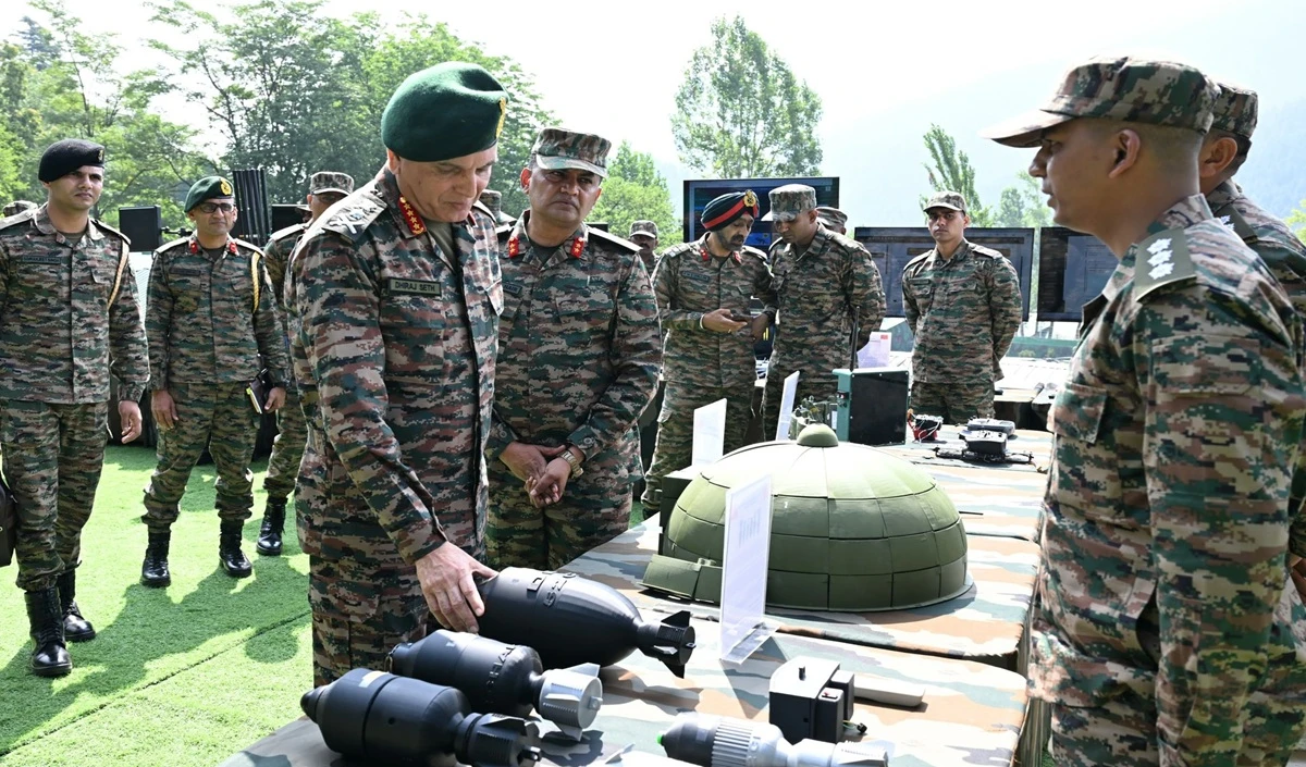 अचानक LoC पहुँचे Army Chief General Dhiraj Seth, सुरक्षा स्थिति की समीक्षा की, आतंकवाद रोधी अभियान और तेज हुए