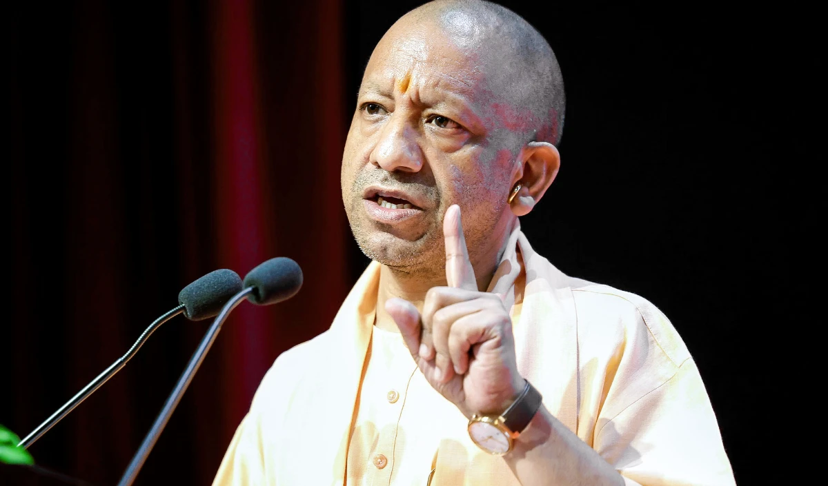 Bundelkhand से CM Yogi का SP पर बड़ा वार: कब्रिस्तान जिन्हें प्यारा, उन्हें Ram Mandir अच्छा नहीं लगता