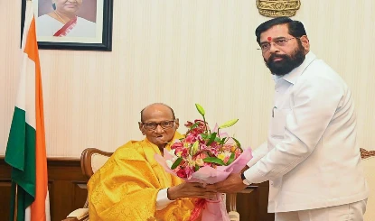 Eknath Shinde दफ्तर में Sharad Pawar-MLA की मुलाकात, Maharashtra में सियासी खलबली!
