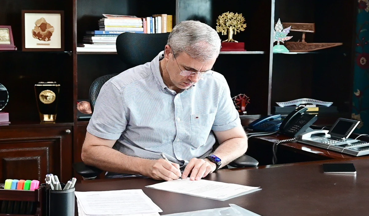 Kulgam Terror Attack: CM Omar Abdullah ने पीड़ित परिवारों के लिए ₹10 Lakh के Compensation का किया ऐलान