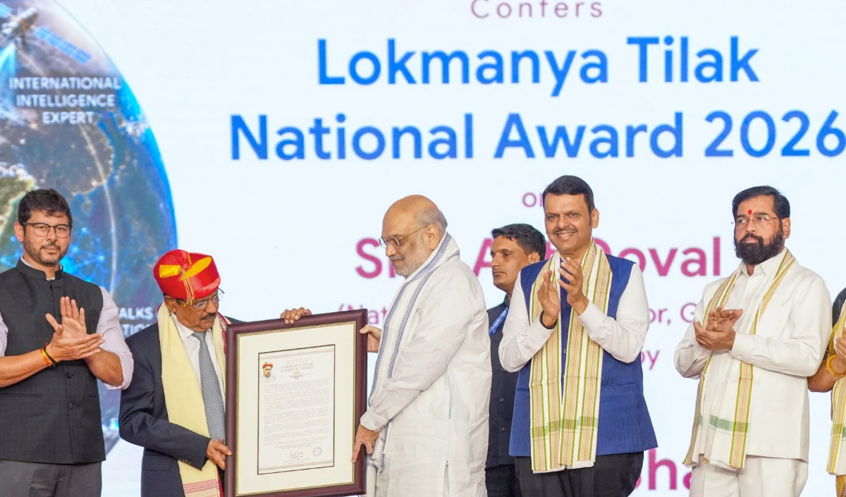 Amit Shah ने Ajit Doval को दिया Lokmanya Tilak Award, बोले- इतिहास में स्वर्णिम पृष्ठ सुरक्षित