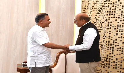Diplomatic Tension के बीच ढाका में सक्रिय भारत, Dinesh Trivedi ने PM Tarique Rahman से की अहम मुलाकात
