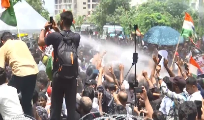 Ranchi में JPSC-JSSC छात्रों का विधानसभा मार्च, Water Cannon के सामने किया Dance, तोड़े बैरिकेड!