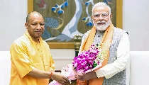 Modi-Yogi ने Mission 2027 को सफल बनाने के लिए कसी कमर, कई BJP MLAs के टिकट पर लटकी तलवार!
