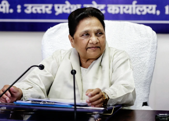 BSP Chief Mayawati का सत्ता-विपक्ष पर बड़ा हमला, कहा Students Protest को Political Conspiracy से बचाएं