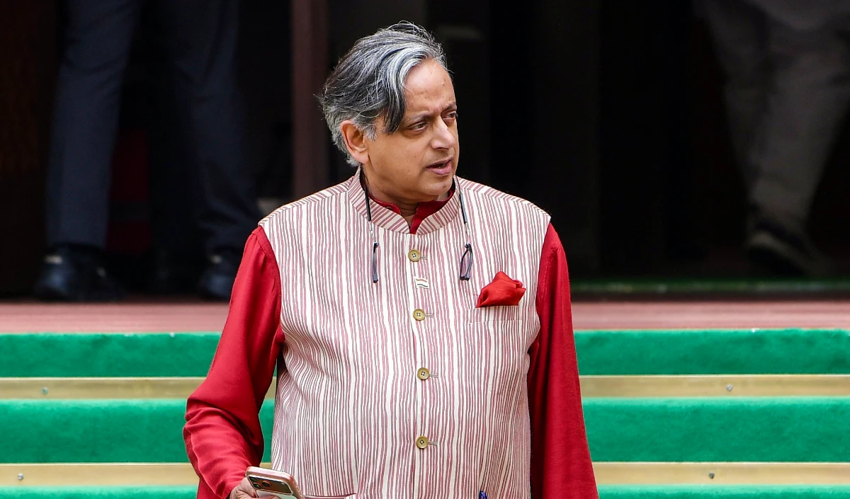 वंदे मातरम की अनिवार्यता पर शशि थरूर को होने लगी चिंता, बोले- नतीजा उलटा न हो जाए