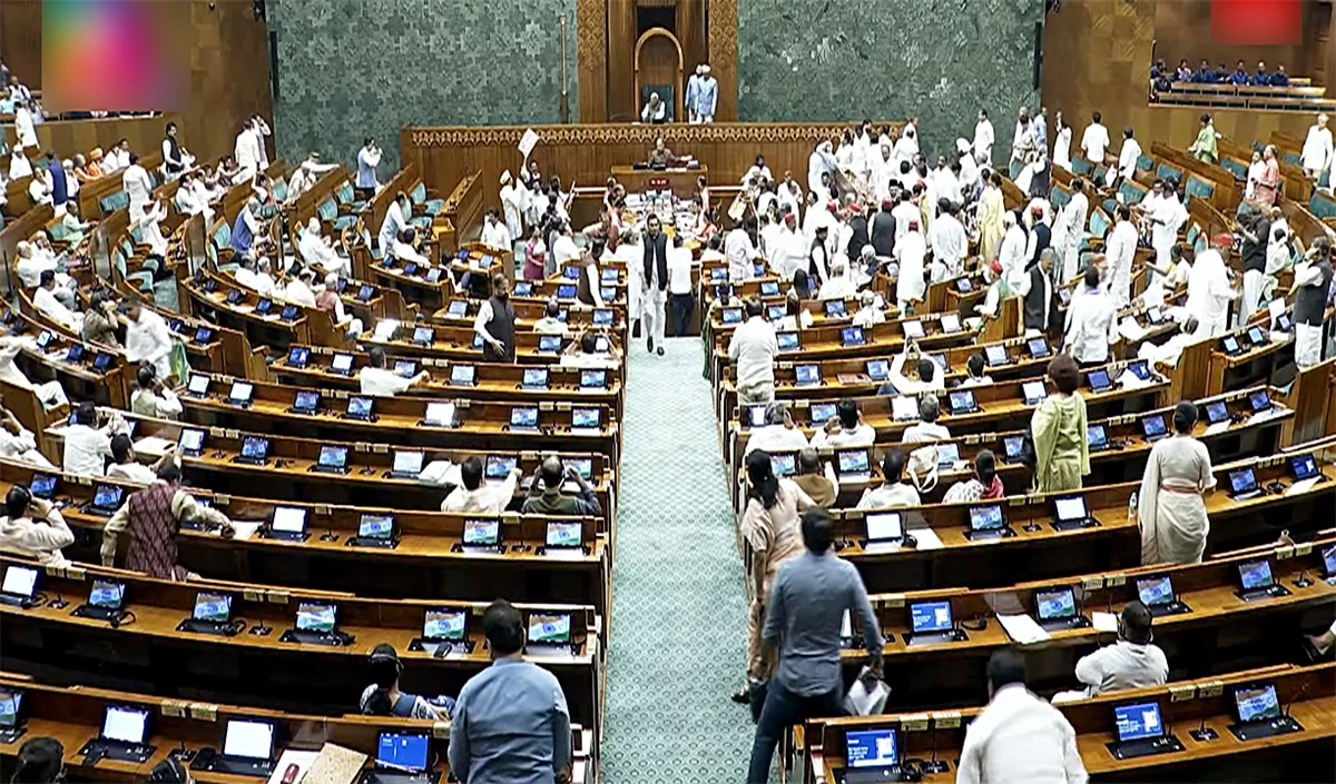 Sansad Diary: FCRA Bill JPC को भेजा गया, विपक्ष के हंगामे के बीच कई बिल पारित