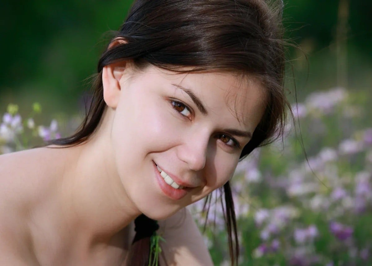 Oily Skin Myths: ऑयली स्किन पर Moisturizer लगाने का सही तरीका, जानें Pimples से बचने का Formula