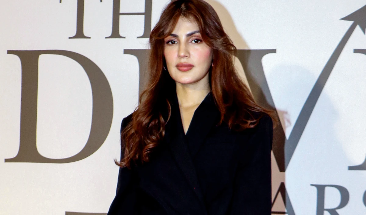 ‘The Traitors 2’ में नजर आएंगी Rhea Chakraborty, शेयर किए अपने Career के शुरुआती दिनों के अनसुने किस्से ‘The Traitors 2’ में नजर आएंगी Rhea Chakraborty, शेयर किए अपने Career के शुरुआती दिनों के अनसुने किस्से