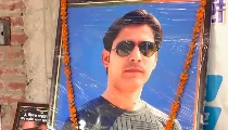 Police Encounter में मारे गए Bharat Tiwari के परिवार को Bihar सरकार देगी नौकरी-आर्थिक मदद Police Encounter में मारे गए Bharat Tiwari के परिवार को Bihar सरकार देगी नौकरी-आर्थिक मदद