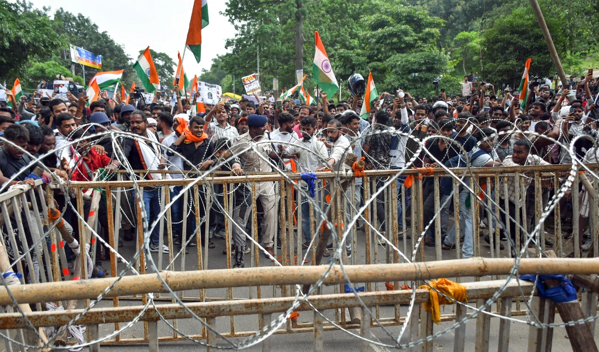 Jharkhand Protest: रांची में 500 अज्ञात छात्रों सहित 600 प्रदर्शनकारियों पर FIR, सरकार पर 