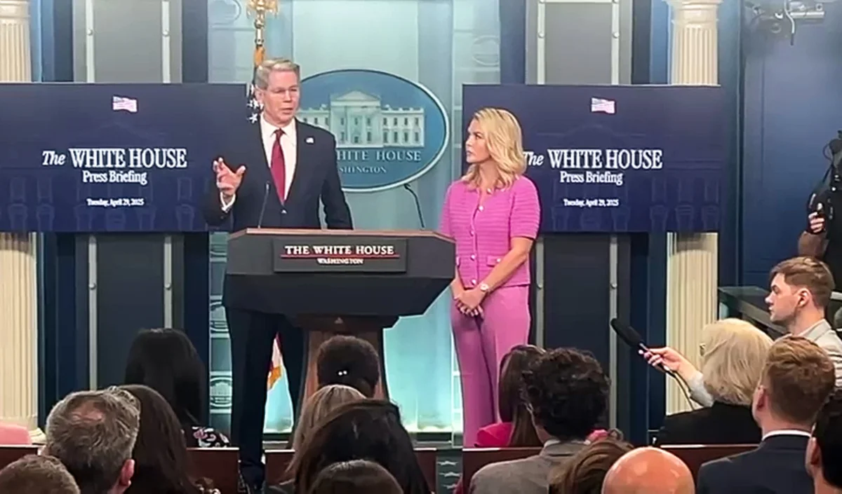 Karoline Leavitt छोड़ेंगी व्हाइट हाउस, Donald Trump की सलाहकार टीम में रहेंगी शामिल