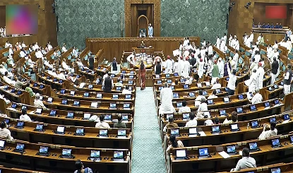 मॉनसून सत्र हंगामे की भेंट चढ़ा, Lok Sabha और Rajya Sabha अनिश्चितकाल के लिए स्थगित