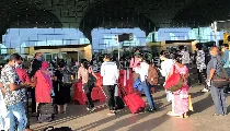 Varanasi Airport Firing Incident: सिक्योरिटी चेक के दौरान चली गोली, दो कर्मचारियों के हाथ और पैर पर लगी