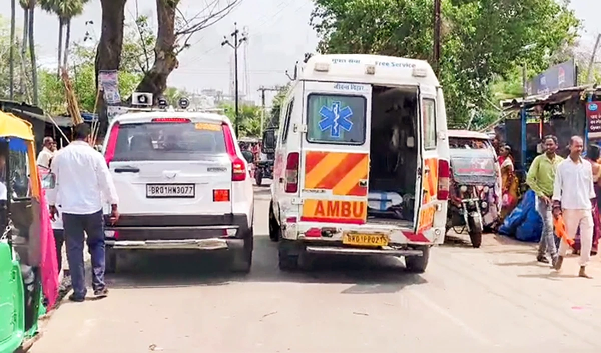 Ashokdham Temple Stampede | बिहार के लखीसराय में अशोकधाम मंदिर में बड़ा हादसा, बिजली का तार गिरने के बाद मची भगदड़ में 7 श्रद्धालुओं की मौत