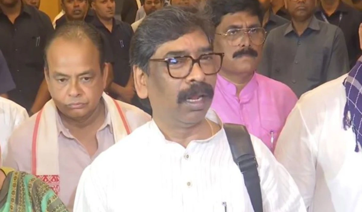 Jharkhand में JSSC-CGL परीक्षार्थियों के आंदोलन के आगे झुकी सरकार, Hemant Soren ने भर्ती धांधली पर बिठाई CID Inquiry