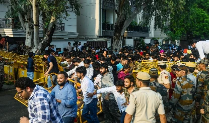 Jharkhand Students Protest | आर-पार के मूड में छात्र! सोरेन और राहुल गांधी का पुतला फूंकने के बाद बैकफुट पर आई हेमंत सरकार, चौथे दौर की बातचीत के लिए बुलाया