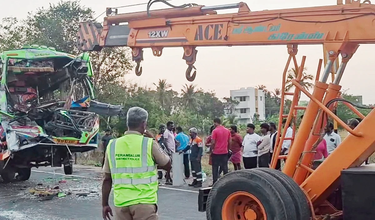 Bhind Road Accident | मध्य प्रदेश के भिंड में दर्दनाक सड़क हादसा! पिक-अप और ट्रक की टक्कर में UP के 8 मजदूरों की मौत, 30 से अधिक घायल