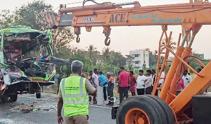 Bhind Road Accident | मध्य प्रदेश के भिंड में दर्दनाक सड़क हादसा! पिक-अप और ट्रक की टक्कर में UP के 8 मजदूरों की मौत, 30 से अधिक घायल