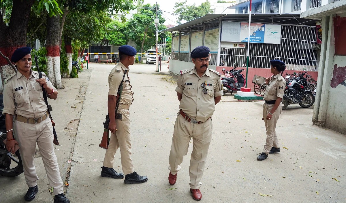 बिहार में बड़ा IPS फेरबदल: Siwan AK-47 विवाद पर SP हटाए गए, Bhojpur SP भी नपे