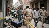 Delhi के Burari में सूटकेस से मिला बच्ची का शव, पुलिस ने आरोपी रिश्तेदार को किया गिरफ्तार