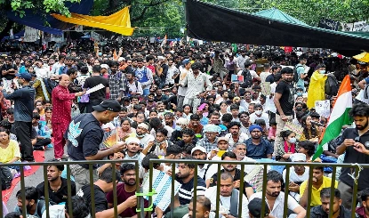छात्र प्रदर्शनकारियों पर दर्ज FIR रद्द करने के पक्ष में सुप्रीम कोर्ट, पुलिस ज्यादती पर भी दिया बड़ा आदेश
