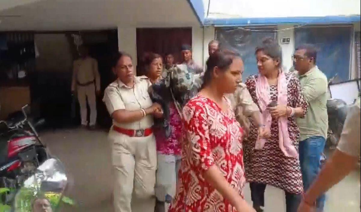 Instagram पर मुलाकात और फिर देश विरोधी साजिश, STF की गिरफ्त में Hamim Mondal और उसकी गर्लफ्रेंड Arpita Sarkar