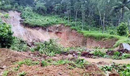 Rudraprayag में लगातार बारिश से Landslide का खतरा बढ़ा, कई रास्तों पर मलबे से थमी रफ्तार