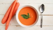 Creamy Vegan Carrot Soup Recipe: बदलते मौसम में घर पर बनाएं टेस्टी गाजर सूप, नोट करें यह आसान रेसिपी