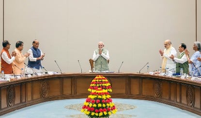 Amit Shah, Rajnath Singh, Nitin Gadkari, Shivraj Singh Chouhan, Piyush Goyal, Ashwini Vaishnaw से खुश PM Modi ने Cabinet Meeting में कह दी बहुत बड़ी बात