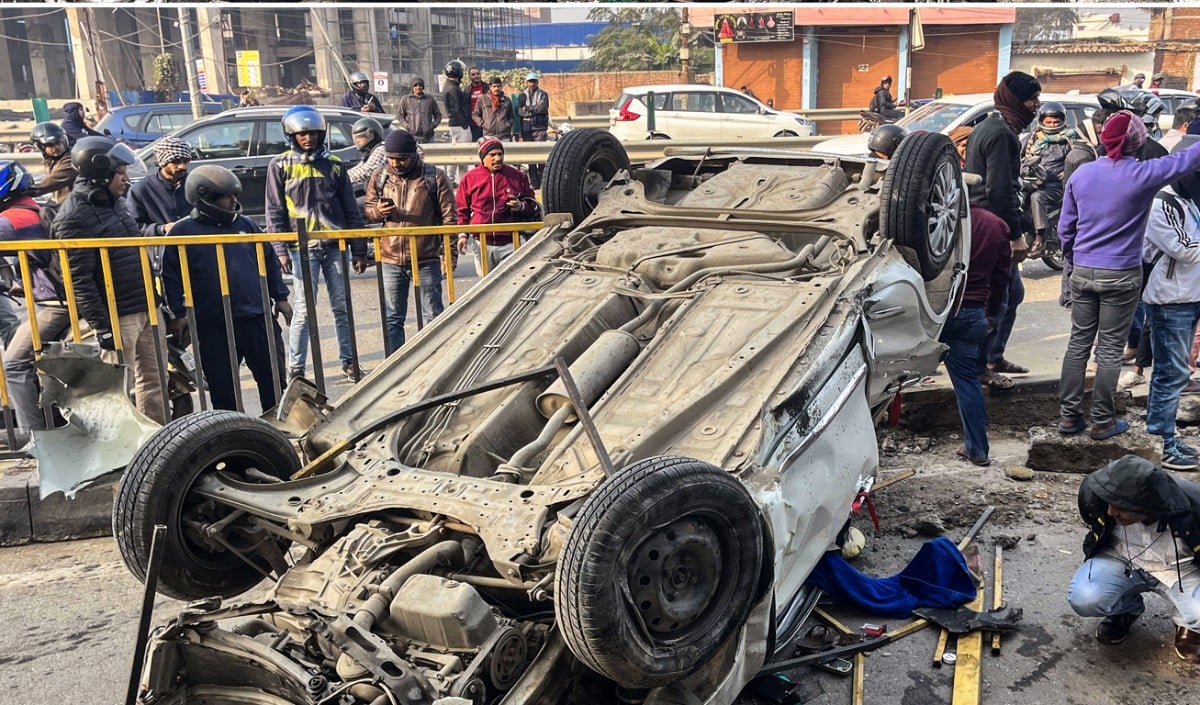 Hyderabad Aston Martin Crash | हैदराबाद में तेज रफ्तार एस्टन मार्टिन से 26 साल की महिला की मौत, जन सेना पार्टी के सांसद के बेटे पर मामला दर्ज