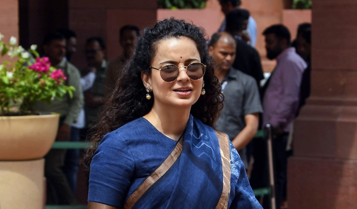 Bollywood Wrap Up | शर्मिला टैगोर से कंगना बोलीं- हिंदू-मुस्लिम सोच से बाहर आइए, तापसी पन्नू की नई एक्शन-थ्रिलर फिल्म ‘गांधारी’ की रिलीज डेट तय Bollywood Wrap Up | शर्मिला टैगोर से कंगना बोलीं- हिंदू-मुस्लिम सोच से बाहर आइए, तापसी पन्नू की नई एक्शन-थ्रिलर फिल्म ‘गांधारी’ की रिलीज डेट तय