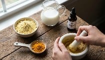 महंगी Skin Treatment की छुट्टी! रक्षाबंधन पर इस खास Natural Ubtan  से चेहरे पर लाएं जबरदस्त ग्लो