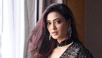 Shweta Tiwari ने ऑनलाइन बदसलूकी करने वाले ट्रोल्स पर निकाला गुस्सा, MNS प्रमुख राज ठाकरे से पूछे तीखे सवाल